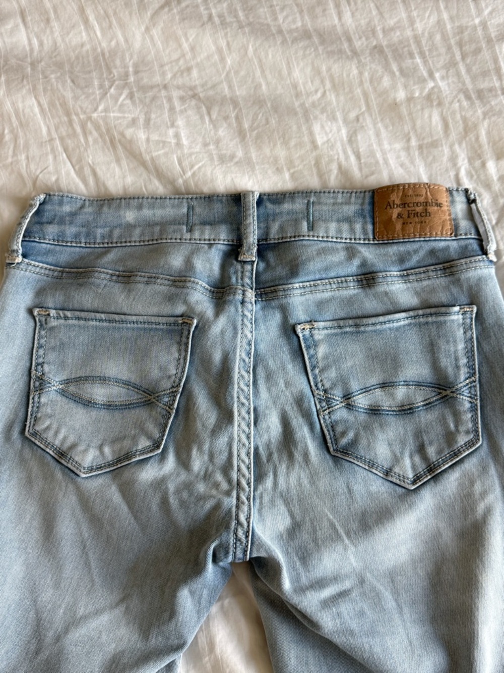 Abercrombie & Fitch Women’s Light Blue Skinny Jeans - Picture 5 of 7